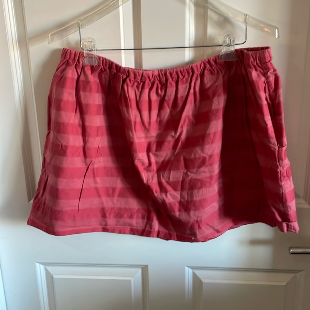 Gap Pink Skirt, lined with pockets. Size XXL.